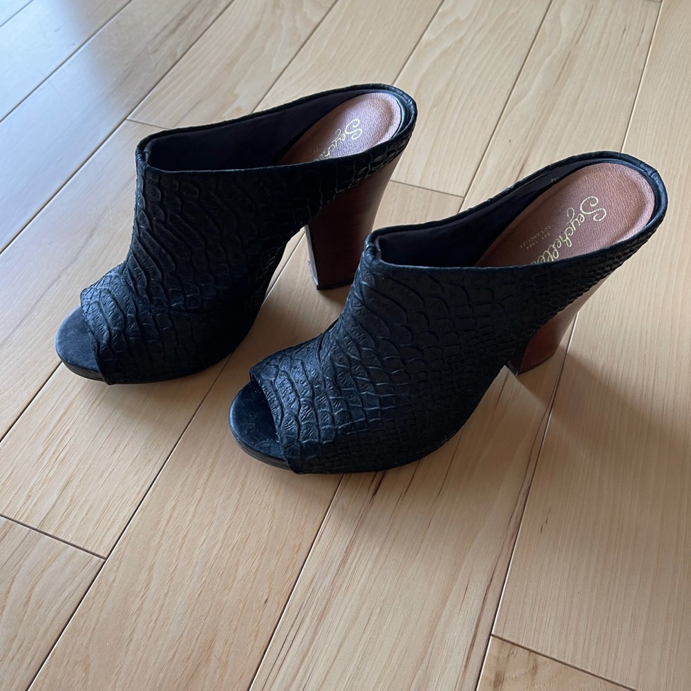 Seychelles open toe leather heeled bootie